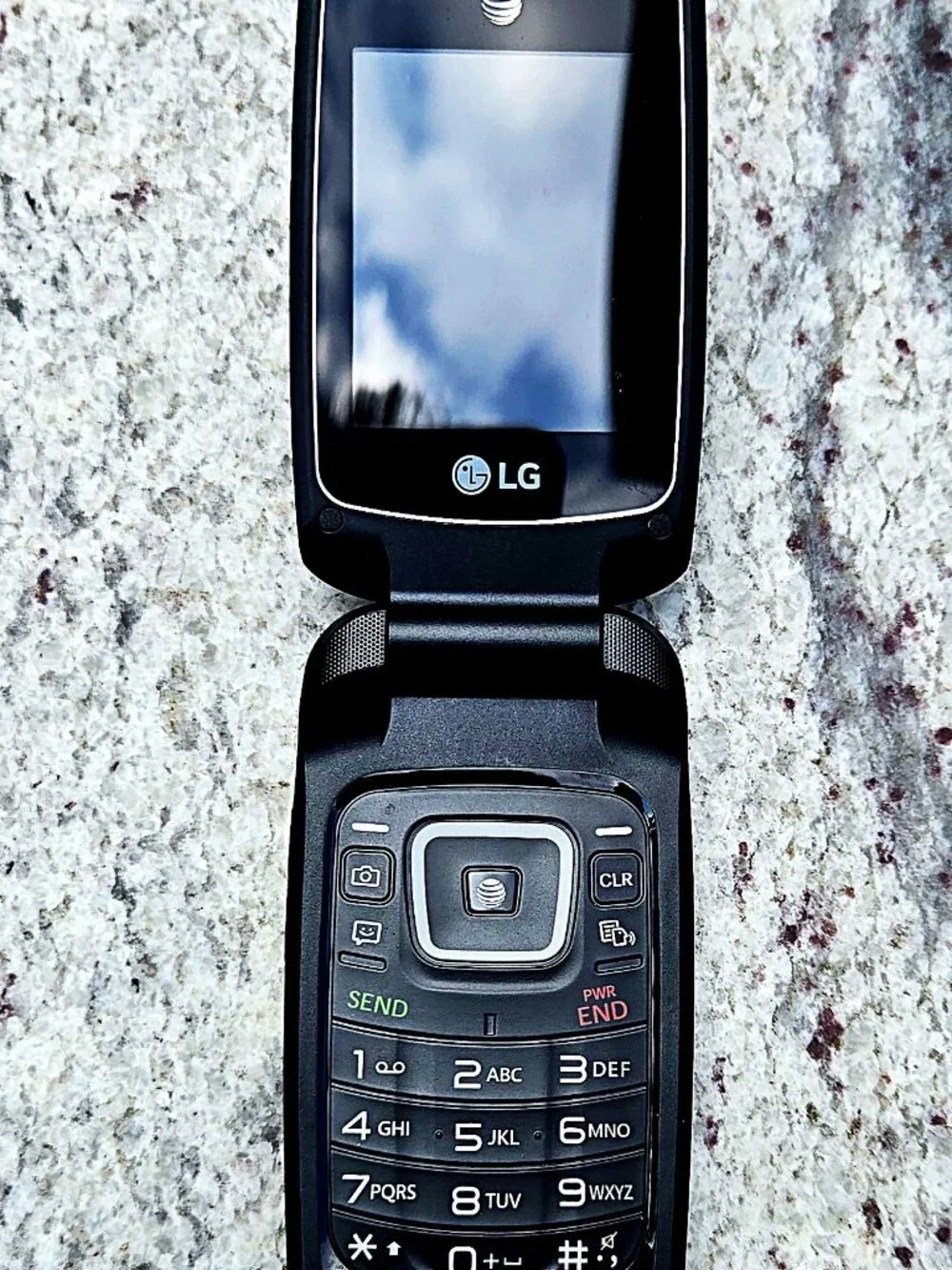 LG Flip Phone – Mint Condition